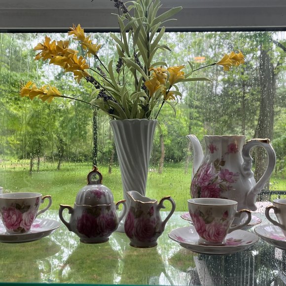 Porcelain Tea Set - Picture 3 of 9